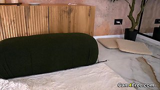 Hefty Donk Stunner Romps Her Slit From Behind