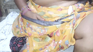 Bhabhi Show Body to Her Boyfriend