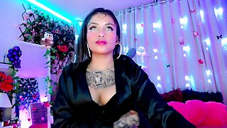 Amateur Webcam Teen Flashes Masturbates