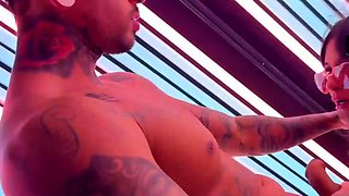 Real couple penetrates in tanning booth, he pumps out milk