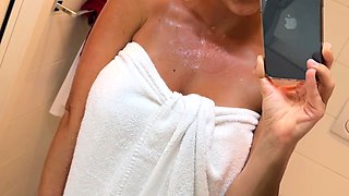 Webcam milf with breast milk live hardcore masturbate