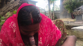 Desi devar bhabhi romance karte hue