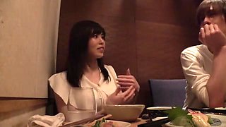 美形お姉さんがオマンコ愛撫とクンニでウットリして無心でフェラ