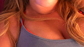 Giantess Stepmom's Little Secret