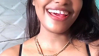 Between Desire and Temptation. I'm Not Thinking About It so Much, Just Look at Me