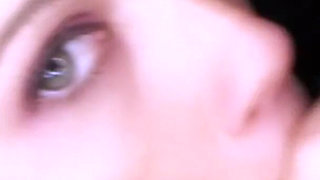 Dakoda Brookes : pretty teen blows photographer