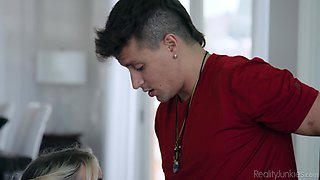 MILF Slimthick Vic Big Arse Workout