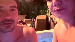 il va me la mettre dans le jacuzzi