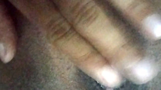 Bhabhi ka chut Mein ungali Dhokha kar Malish Kar Diya