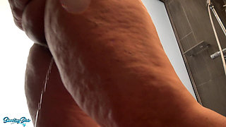 Showering with Girl Boss Shooting Star Makes Her Employee