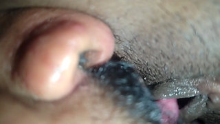 Desi virgin gf pussy licking and fingering