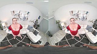 Bunny DelaC's voluptuous curves mesmerize in a raw virtual display