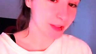 Brunette Solo Webcam Masturbation