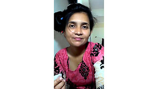 Hot Sexy Bhabhi Showing Her Body at Shower