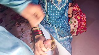 Desi Step Sis just wanted mobile phone step brother is coming nude sowing step sister is hungry fuck my pussy,desi villa