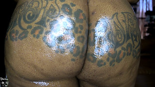 Ebony Ass Clench