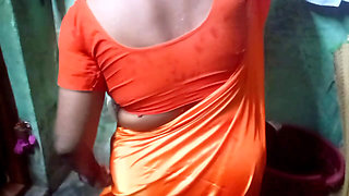 Indian Mallu Aunty Saree Changing Enjoying