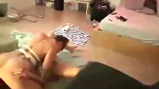 lechage de minou et fist entre deux jolies filles