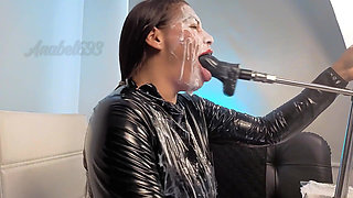 Dirty Play in Close-up Deepthroat