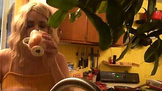 Amateur blonde on cam