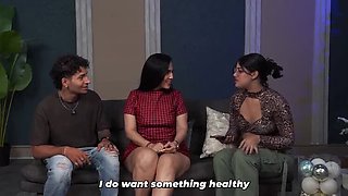 Thiago Lopez fucks Sarah Black - Cuckold sex with girlfriend's mom in Christmas role play