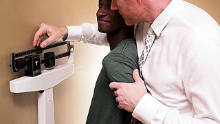 Doctor has deepthroated by twink patient