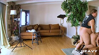 Gonzo fingerfucking plumper spoiling guy