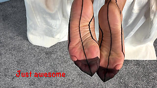 Mrs Mature Feet has a fantastic new Corset 433