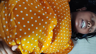 Desi bhabhi sex - Jija Apne pregnant sali ko Shahar ghuma raha hai isliye bhabhi ne aapne chut me jija ko dalne Diya.