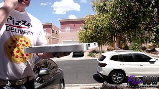 Amanda Thickk Big Sausage Pizza Delivery Blowjob & Cum in Mouth