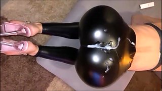 ses ejacs sur mon joli cul