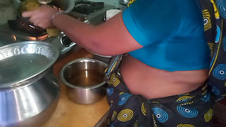 Indian Aunty Cooking Sex with Boyfriend