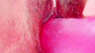 I love to play my creamy pusy alone