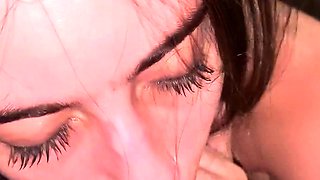 Amateur brunette teen blowjob and cumshot